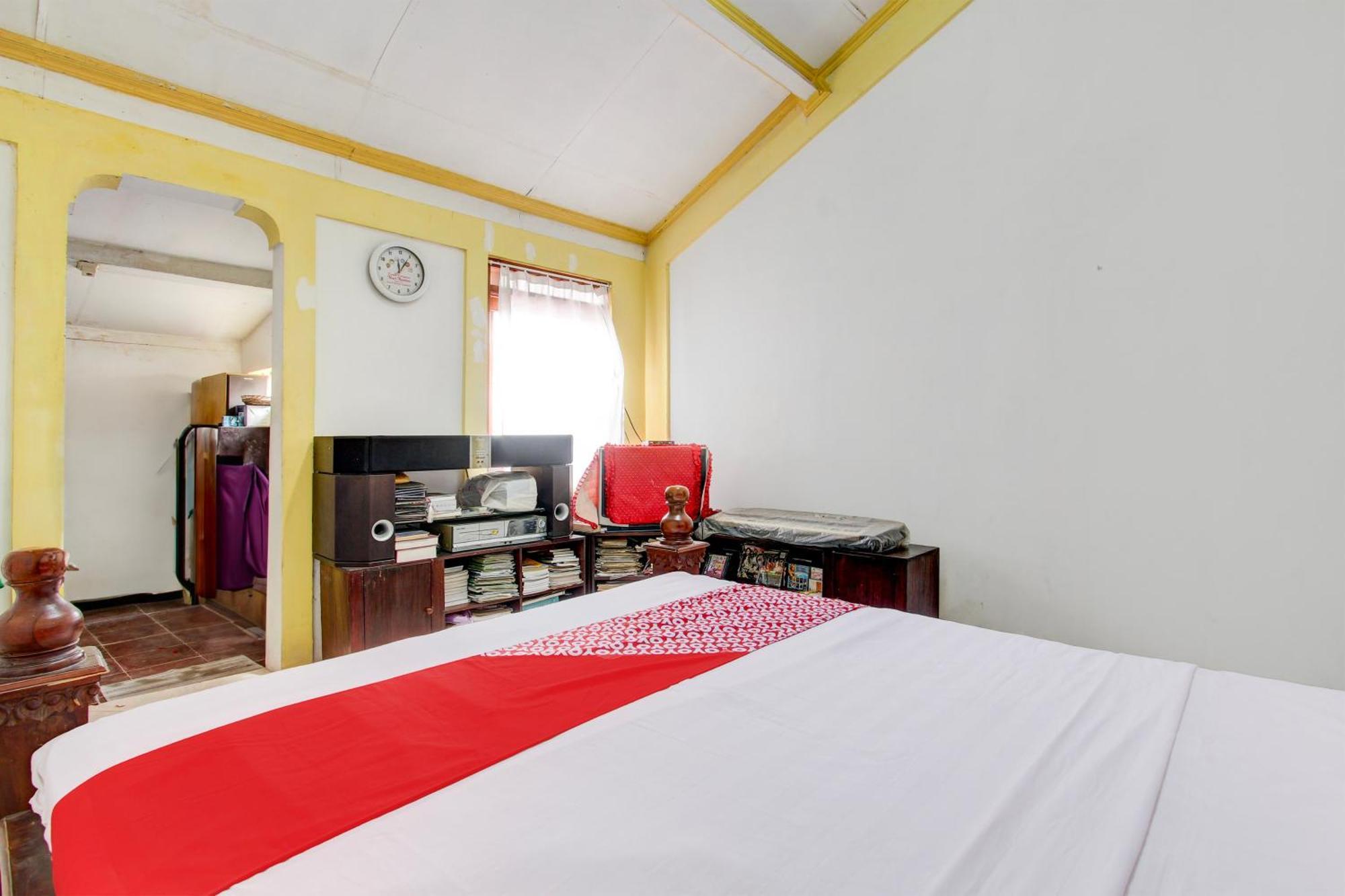 Oyo 94000 Omah Citra Genia Homestay Ngaglik Экстерьер фото