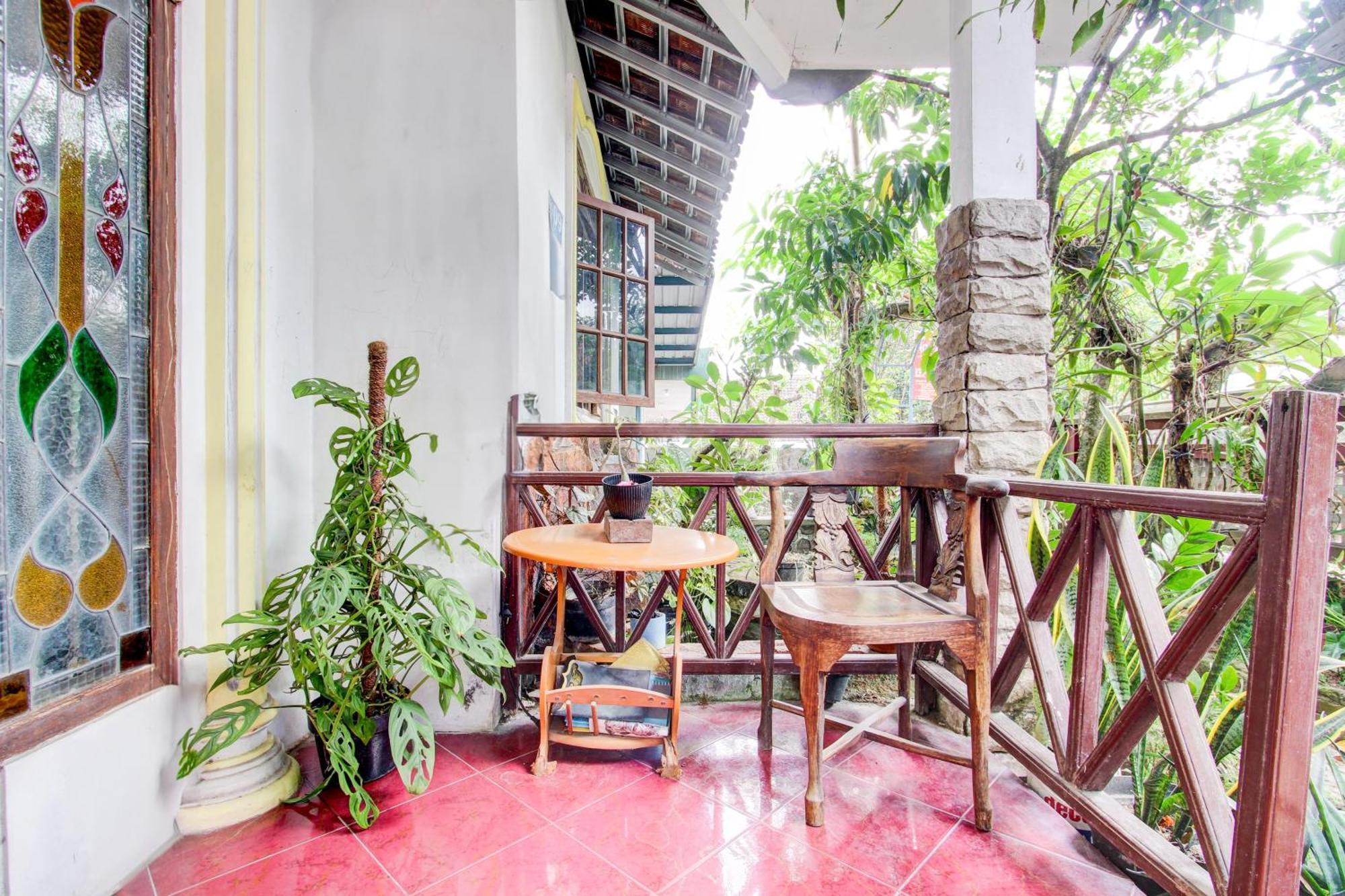 Oyo 94000 Omah Citra Genia Homestay Ngaglik Экстерьер фото